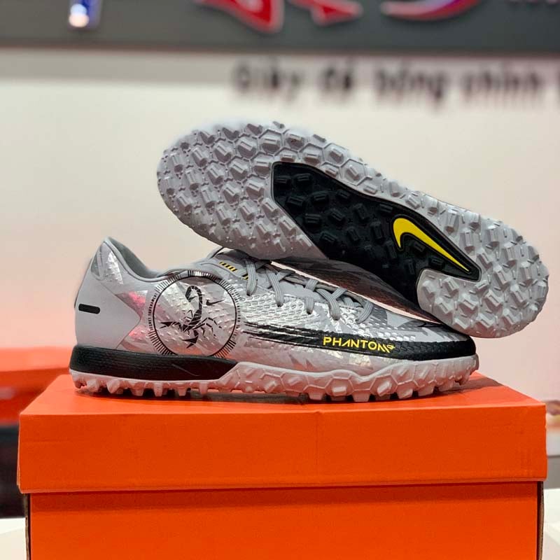 Nike Phantom GT Academy TF Scorpion - Wolf Grey/Metallic Silver/Black LIMITED EDITION - DA2262-001